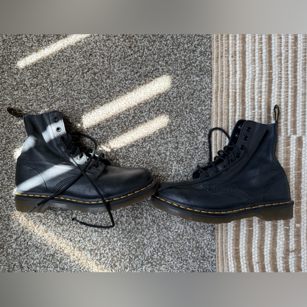 Dr Martens Lace up boots